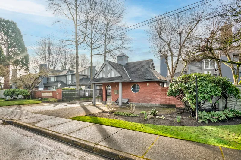 35 6100 WOODWARDS ROAD - photo 4 of 25