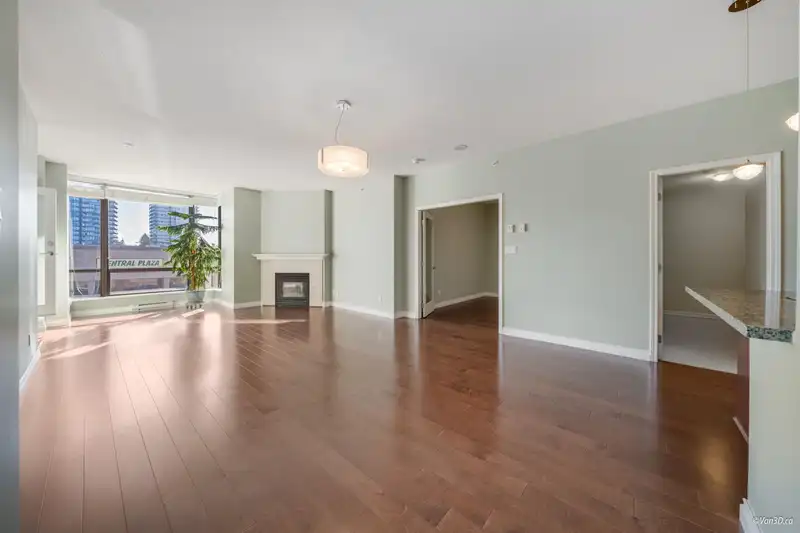 206 1581 FOSTER STREET - photo 2 of 36