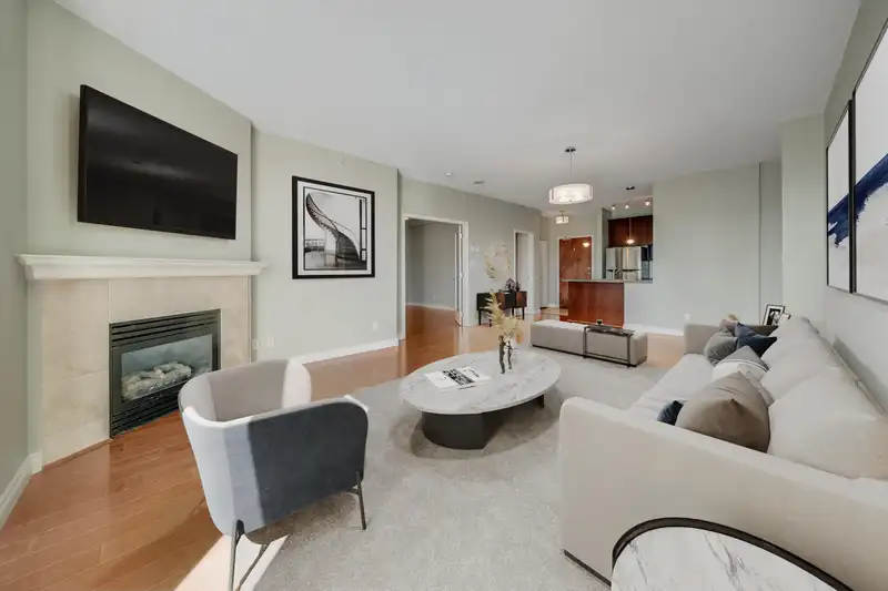 206 1581 FOSTER STREET - photo 3 of 36