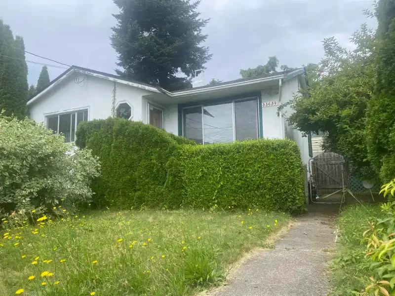 33659 5TH AVENUE - photo 1 of 3