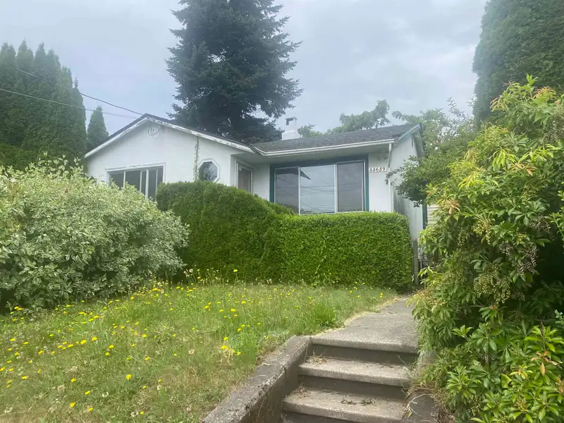 33659 5TH AVENUE - photo 2 of 3