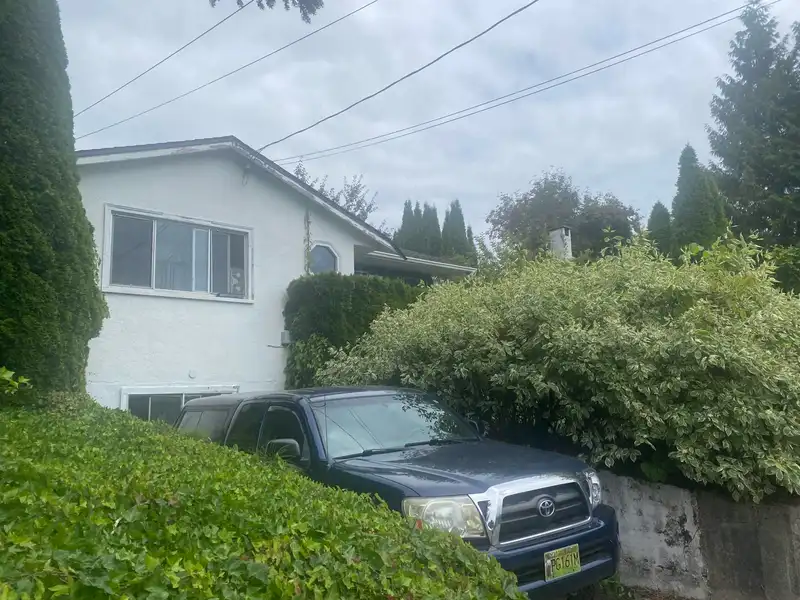 33659 5TH AVENUE - photo 3 of 3