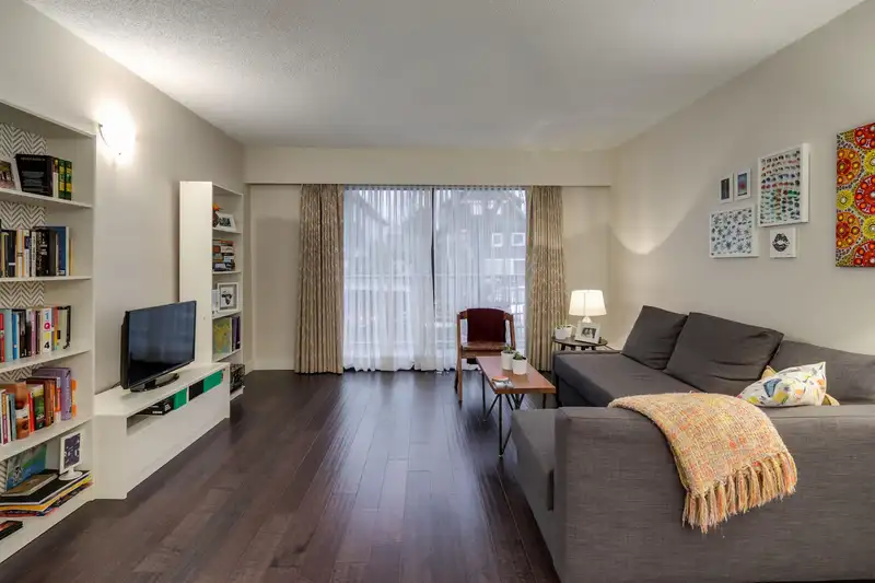 203 1611 E 3RD AVENUE - photo 4 of 40