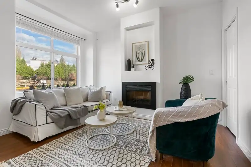 237 7333 16 AVENUE - photo 1 of 19