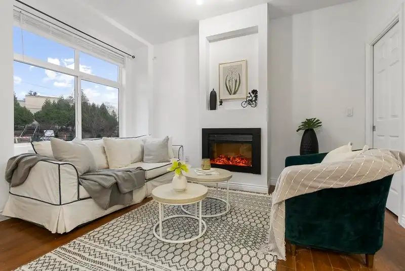 237 7333 16 AVENUE - photo 3 of 19
