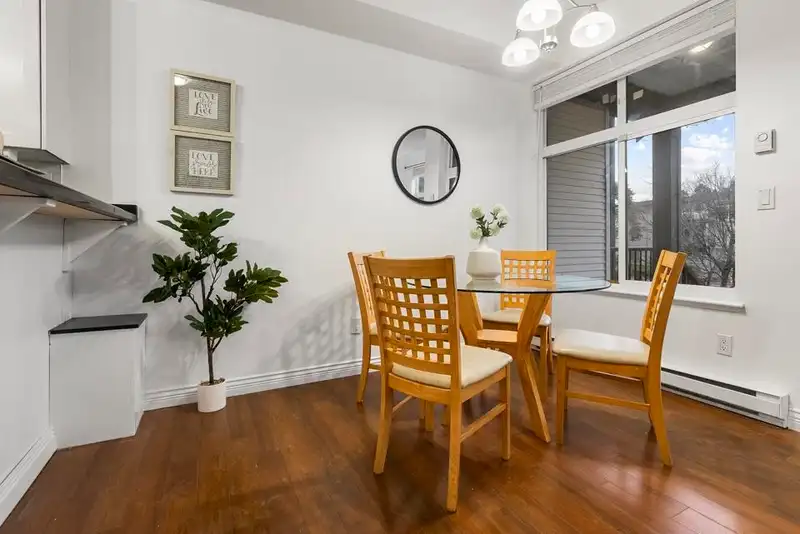 237 7333 16 AVENUE - photo 4 of 19