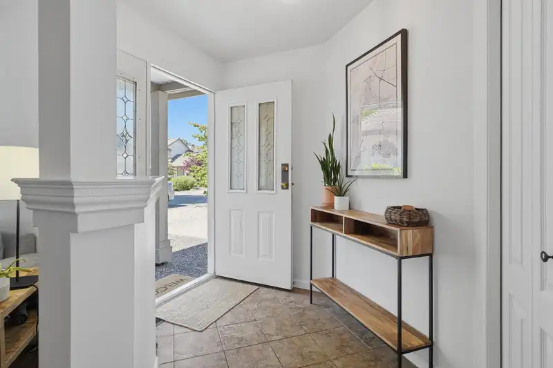 60 4756 62 STREET - photo 3 of 33
