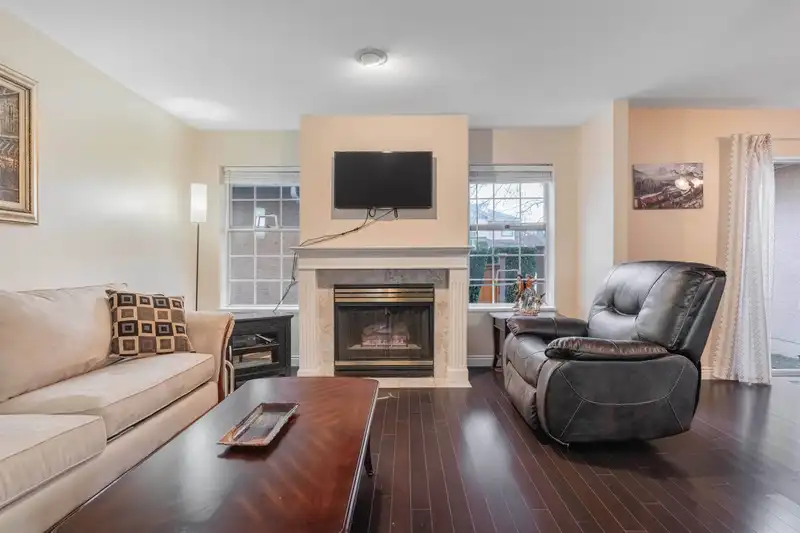 112 14861 98 AVENUE - photo 3 of 35