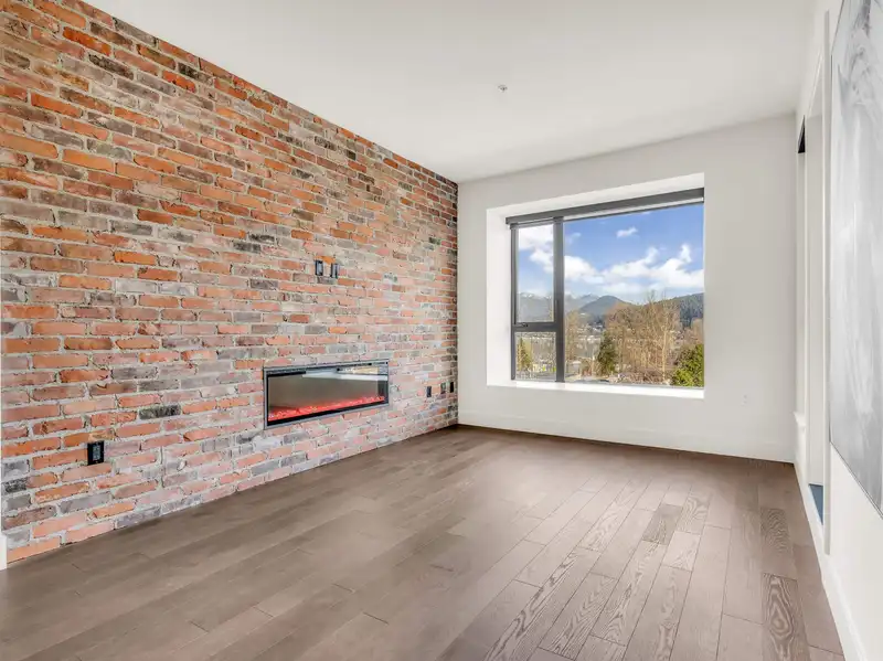 407 83 MOODY STREET - photo 1 of 38