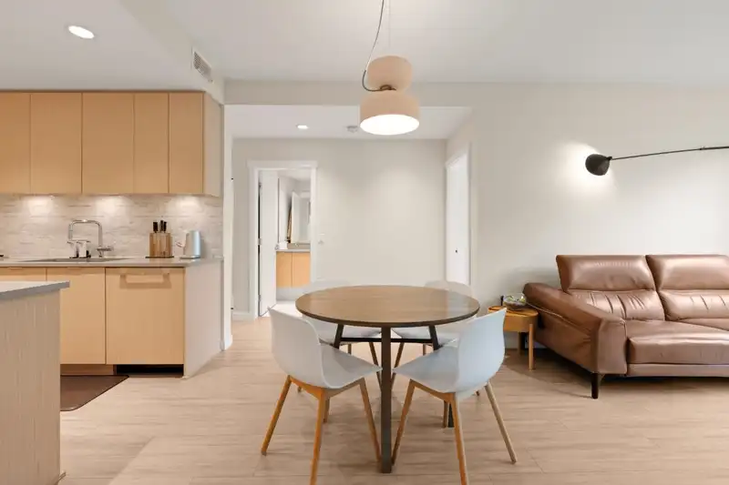 225 9213 ODLIN ROAD - photo 1 of 38