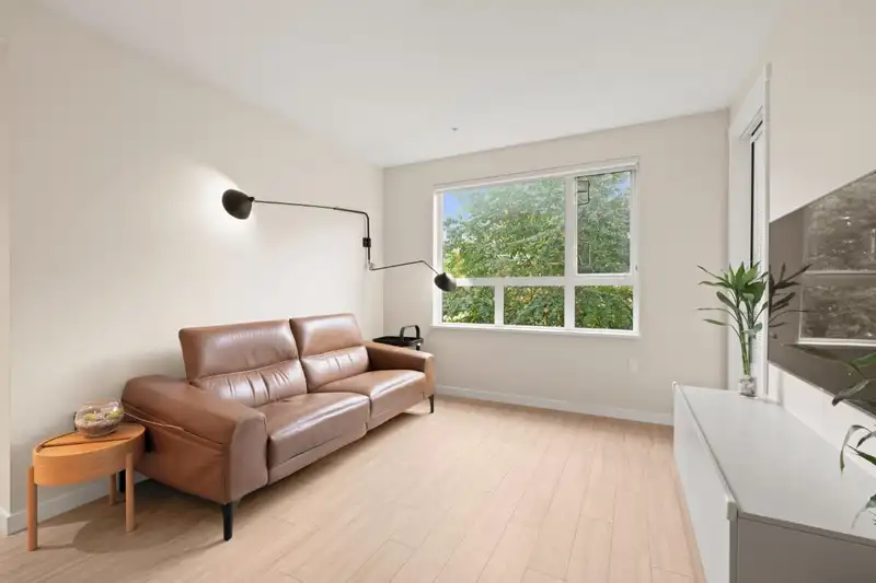 225 9213 ODLIN ROAD - photo 3 of 38