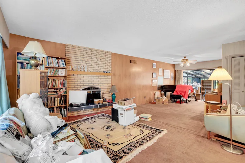 9533 139 STREET - photo 2 of 17