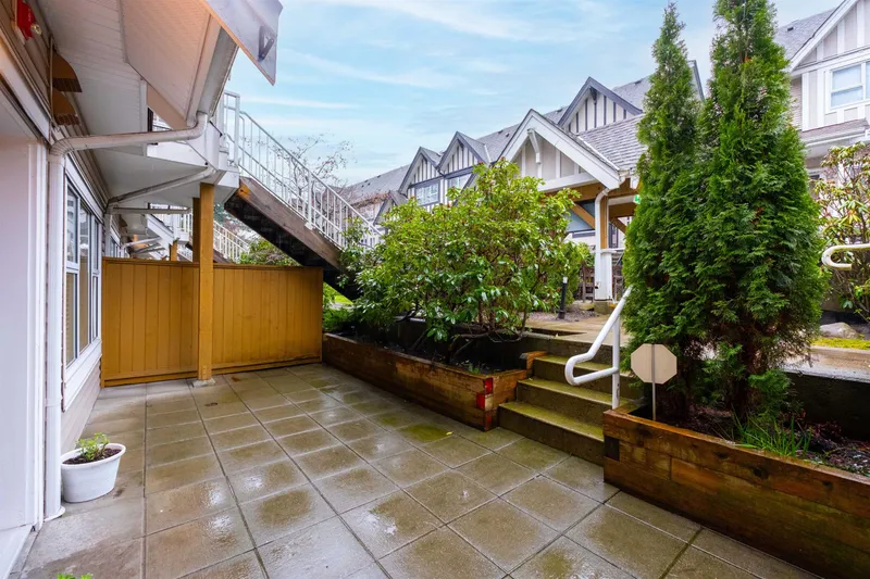 10 730 FARROW STREET - photo 4 of 25