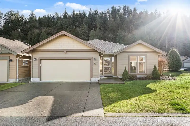 86 46000 THOMAS ROAD - photo 2 of 37