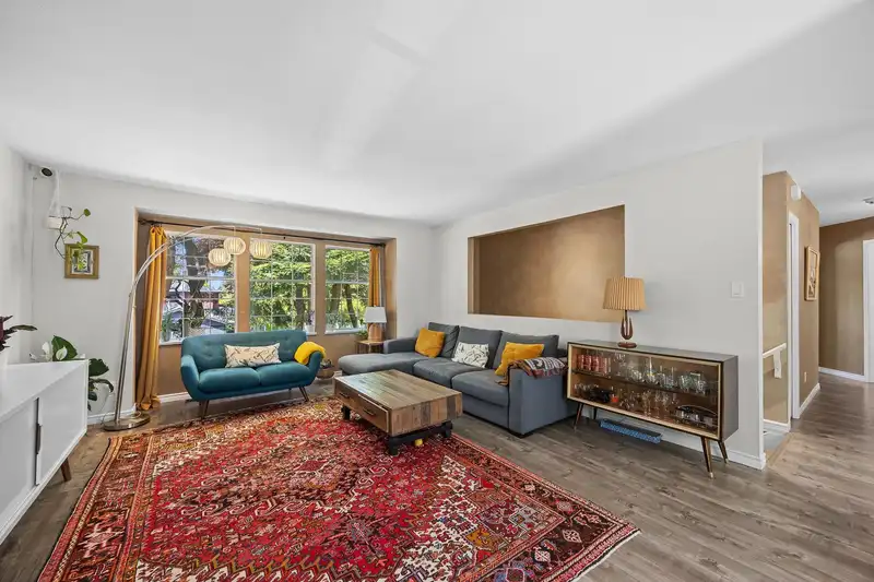 12746 26 AVENUE - photo 3 of 23