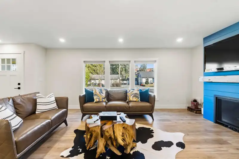 11953 221 STREET - photo 3 of 40