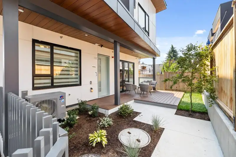 A 4258 SOPHIA STREET - photo 3 of 35