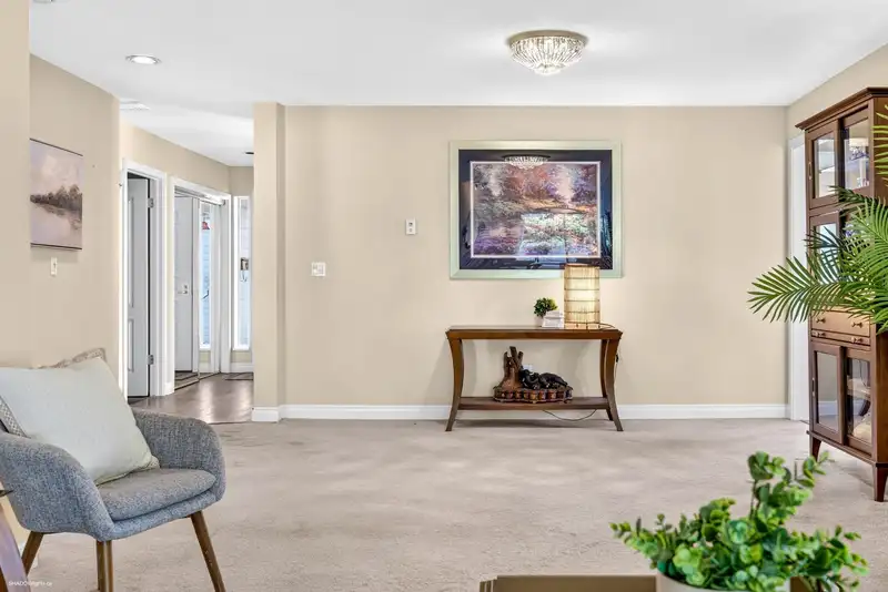 210 7156 121 STREET - photo 3 of 40