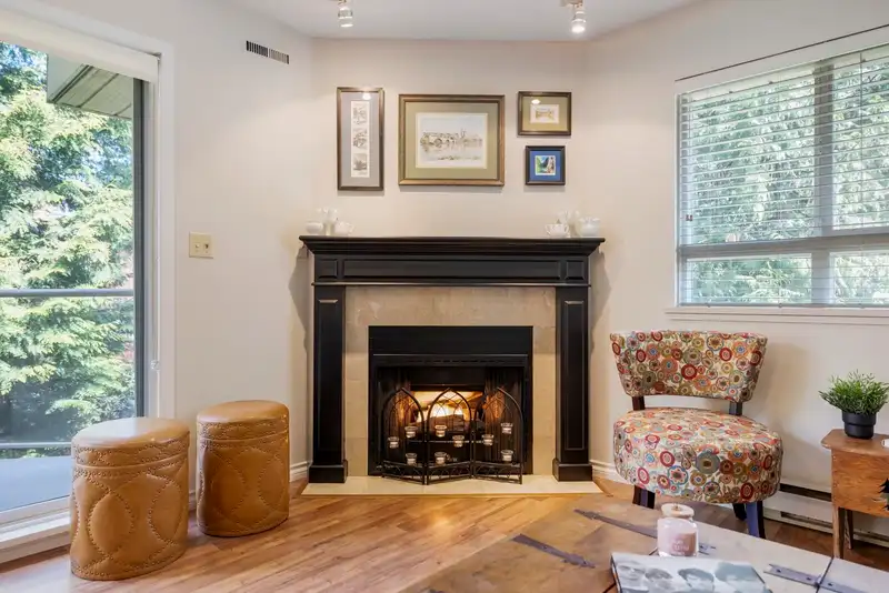 212 1148 WESTWOOD STREET - photo 4 of 40