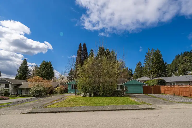 690 BURLEY DRIVE - photo 2 of 35