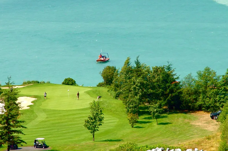 189 STONEGATE DRIVE - photo 3 of 18