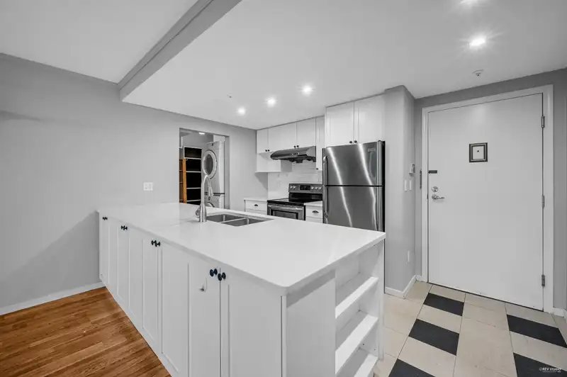 103 6893 PRENTER STREET - photo 3 of 24