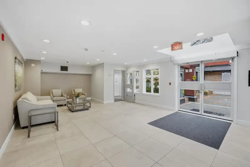 415 121 W 29TH STREET - photo 2 of 36