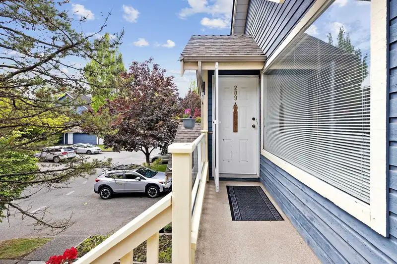 209 7838 120A STREET - photo 2 of 25