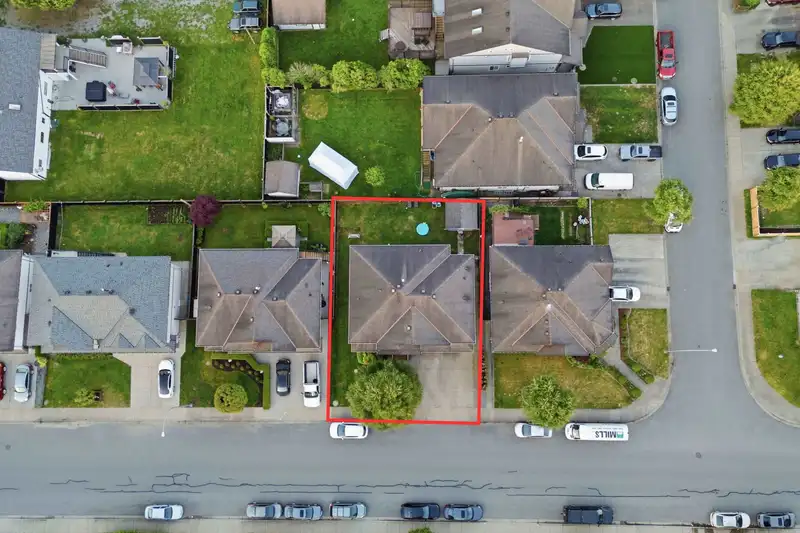 8558 FENNEL STREET - photo 2 of 32