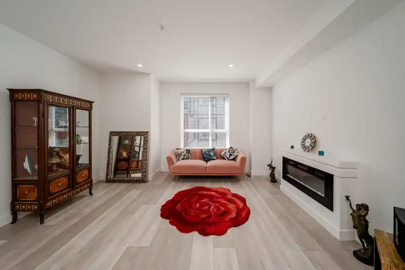 8 19760 55 AVENUE - photo 3 of 39