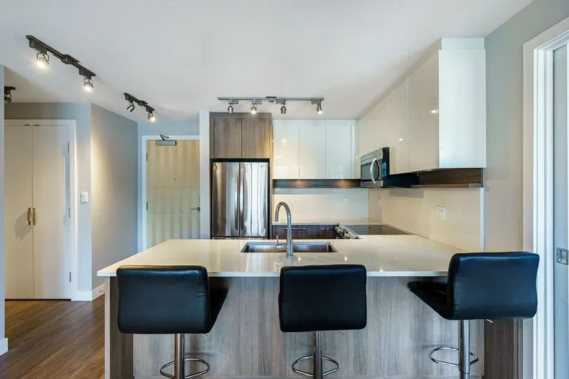 505 958 RIDGEWAY AVENUE - photo 4 of 25