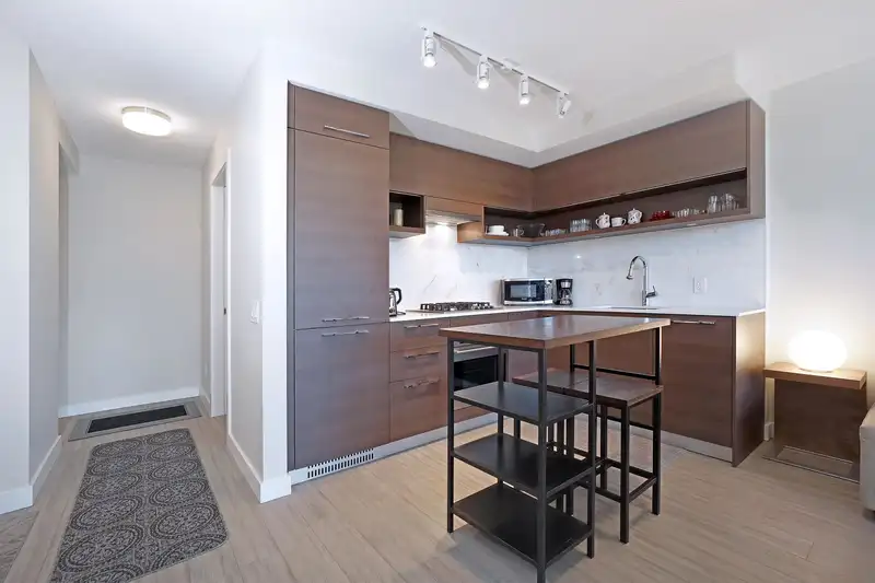 2606 570 EMERSON STREET - photo 2 of 35