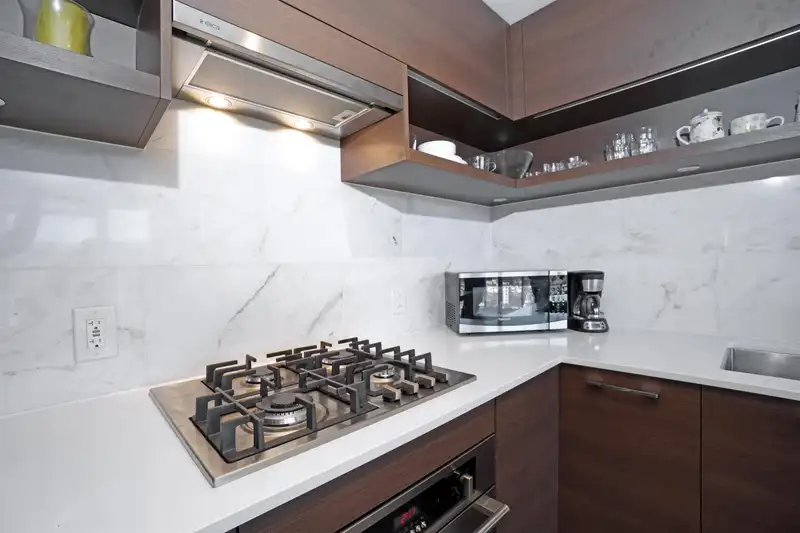 2606 570 EMERSON STREET - photo 3 of 35