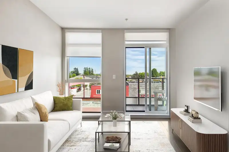 301 6555 VICTORIA DRIVE - photo 2 of 19