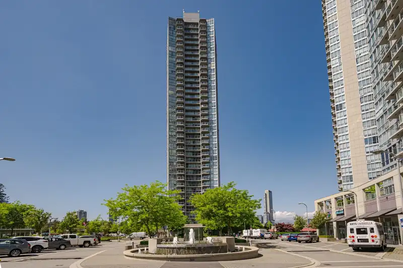 3106 13618 100 AVENUE - photo 1 of 38