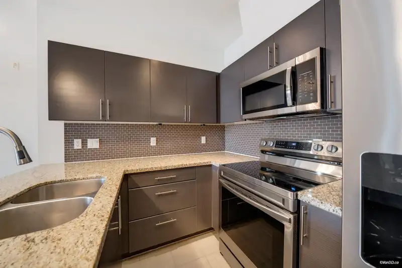329 2239 KINGSWAY - photo 4 of 26