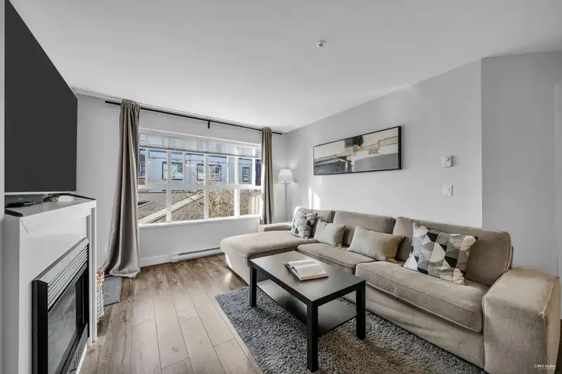204 6815 188 STREET - photo 2 of 17