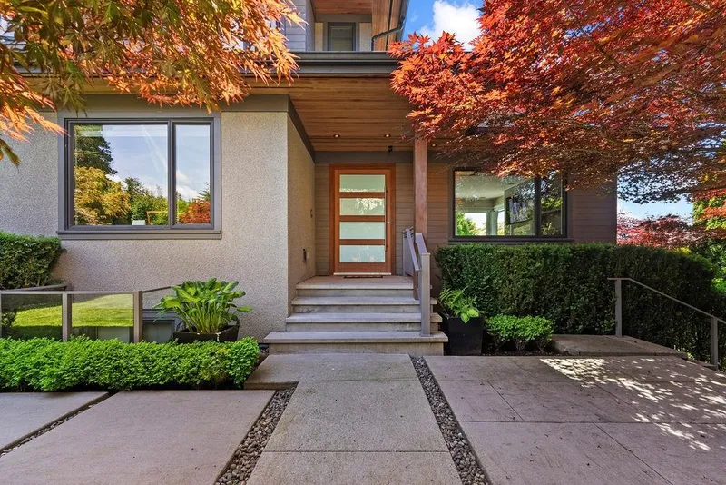 990 JEFFERSON AVENUE - photo 3 of 25