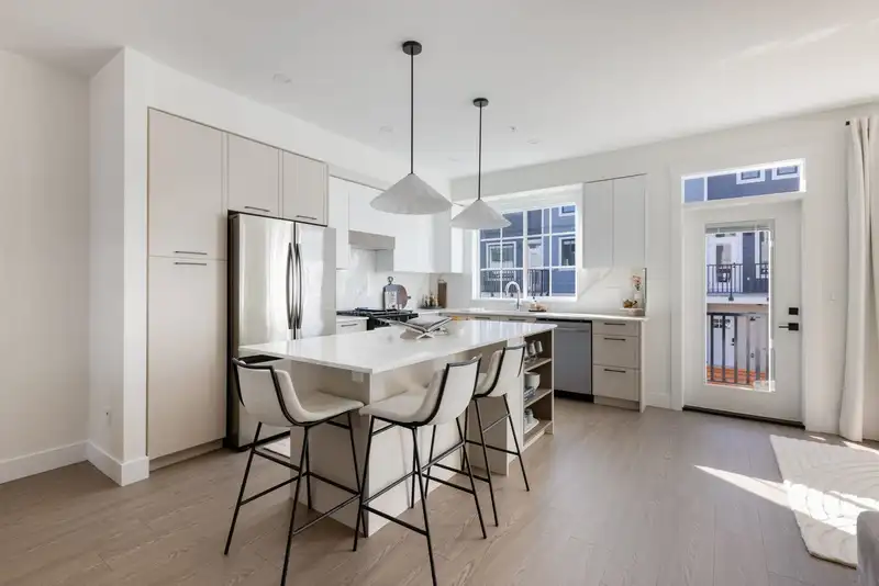 58 20650 78 AVENUE - photo 2 of 13