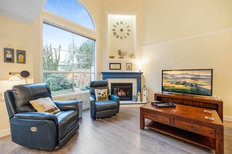 109 10250 155A STREET - photo 1 of 25