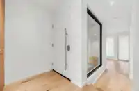 2180 E 13TH AVENUE - thumbnail 3