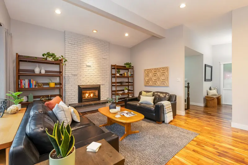 304 DARTMOOR DRIVE - photo 4 of 25