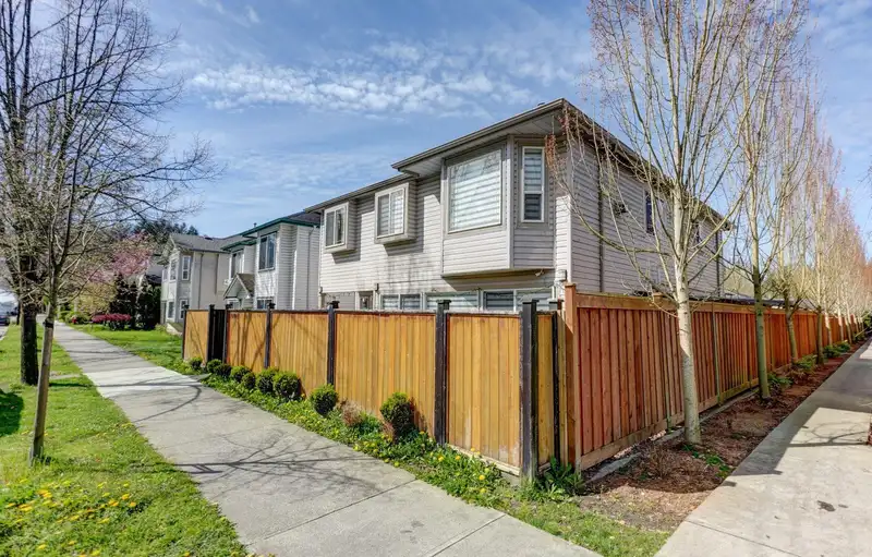 11913 240 STREET - photo 2 of 32