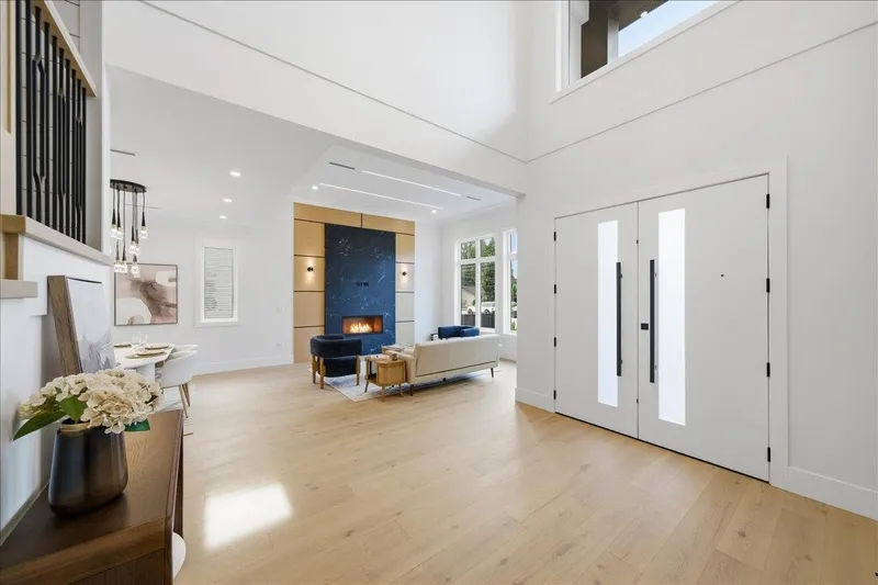 821 PORTER STREET - photo 4 of 25