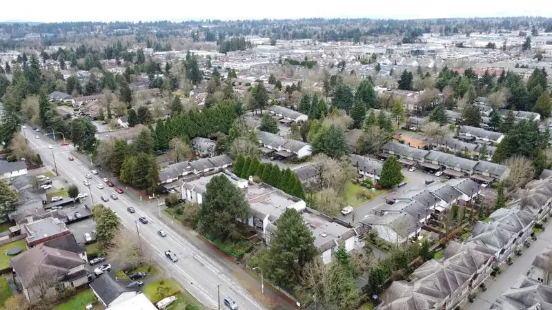 202 7473 140 STREET - photo 2 of 35
