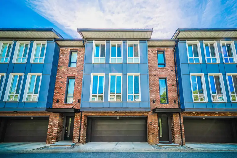 64 15828 27TH AVENUE - photo 1 of 19