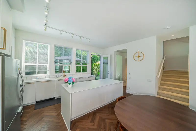 64 15828 27TH AVENUE - photo 3 of 19