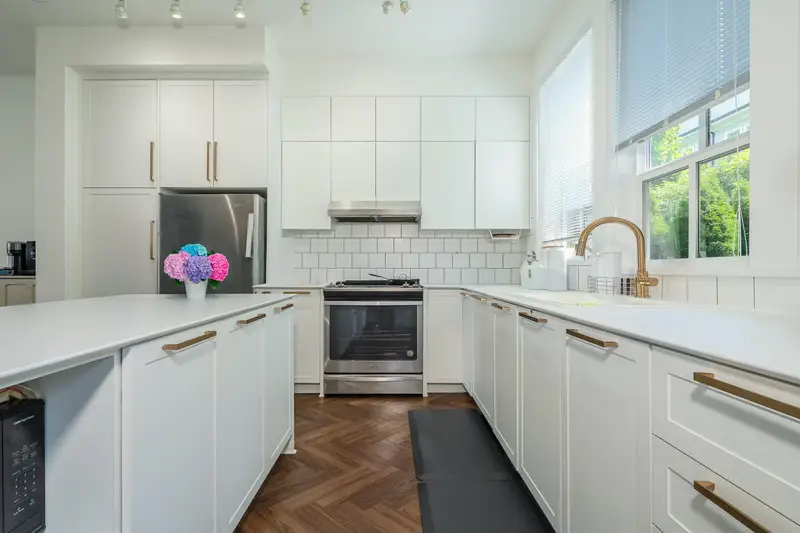 64 15828 27TH AVENUE - photo 4 of 19