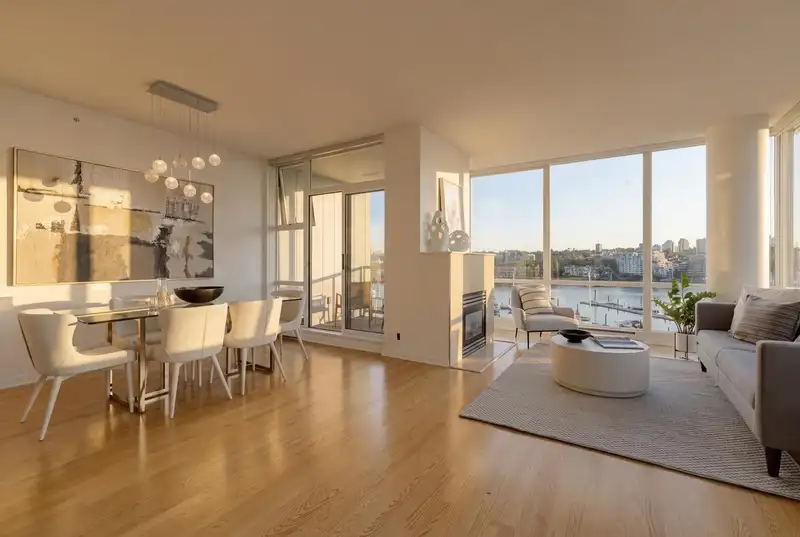 702 1099 MARINASIDE CRESCENT - photo 4 of 36