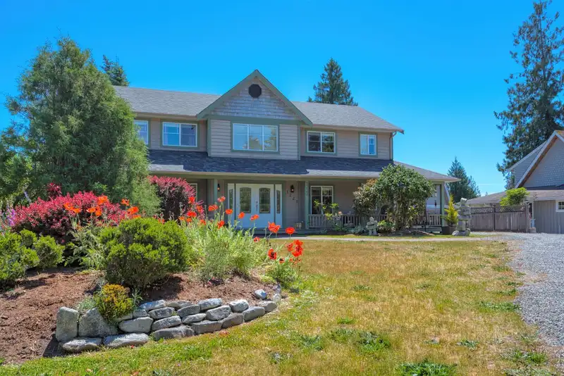 1223 SUNNYSIDE ROAD - photo 1 of 40